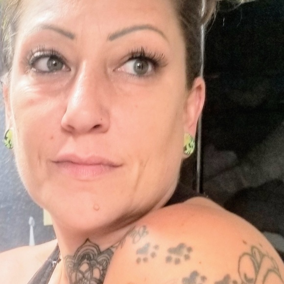 Meet your Posher, Jennifer - Picture 3 of 7